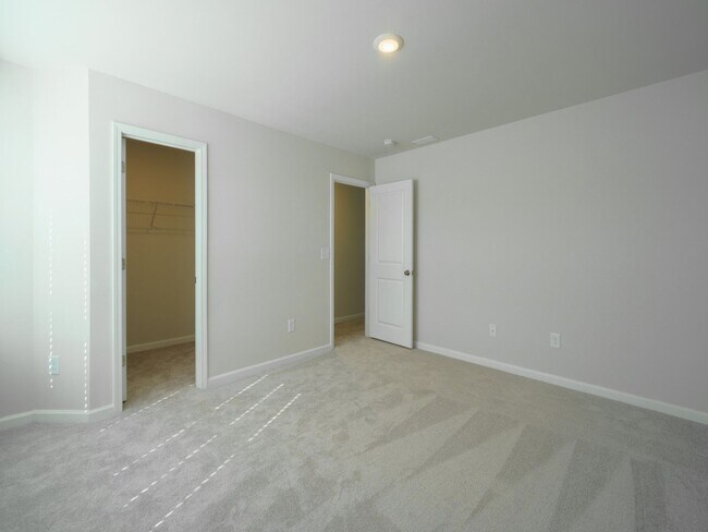 Building Photo - Brand New 5 Bedroom 3 full baths in Steele...