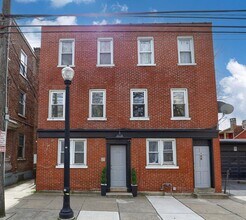 Building Photo - 40 W James St