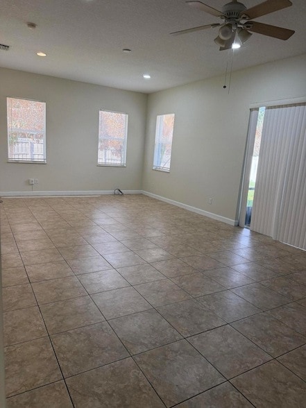 Building Photo - 787 SE Evergreen Terrace