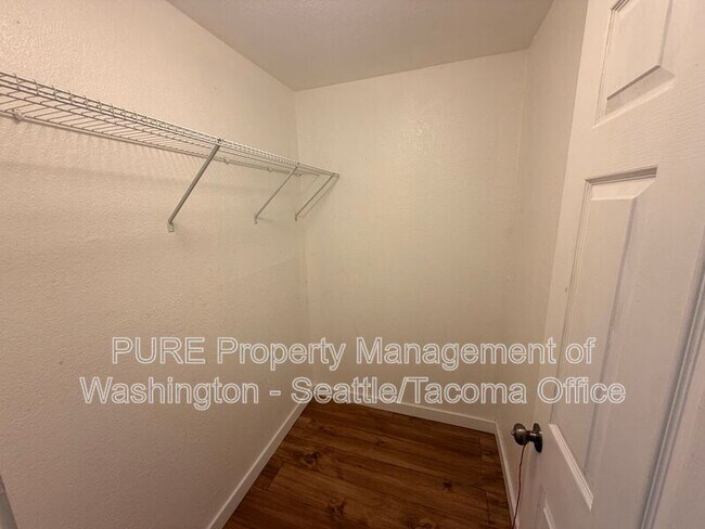 Building Photo - 1706 E 56th St