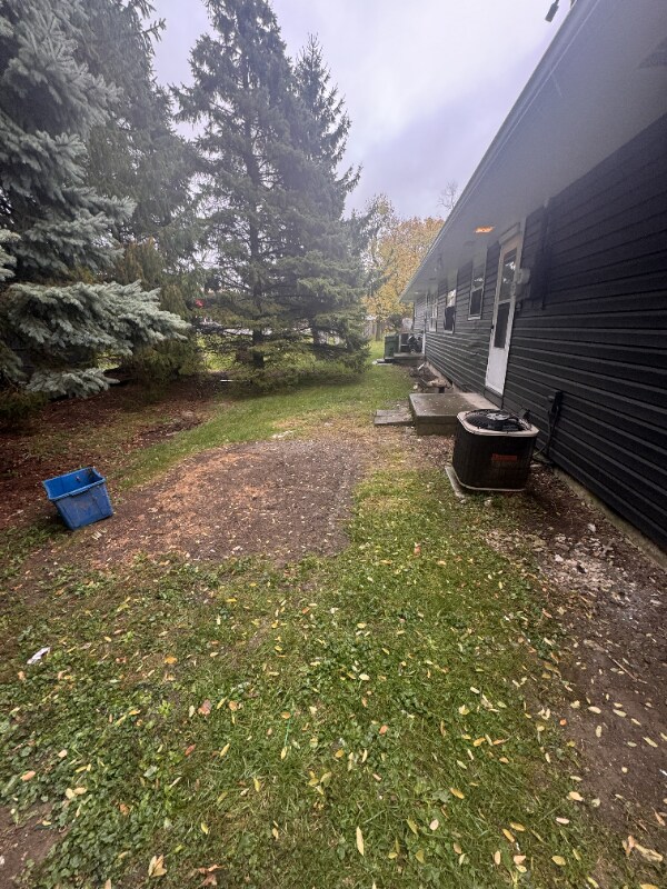 Building Photo - 12-14 Grove Ct