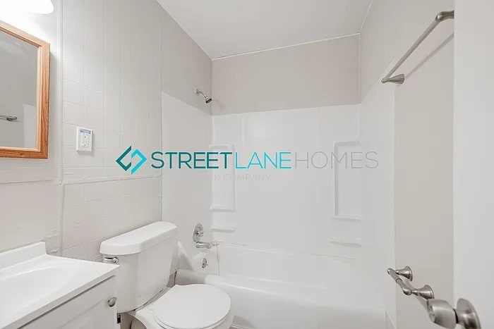 Building Photo - 1916 Wellborn Dr