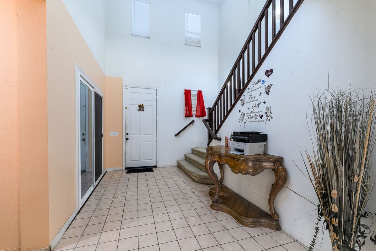 Building Photo - 3061 Clapper St
