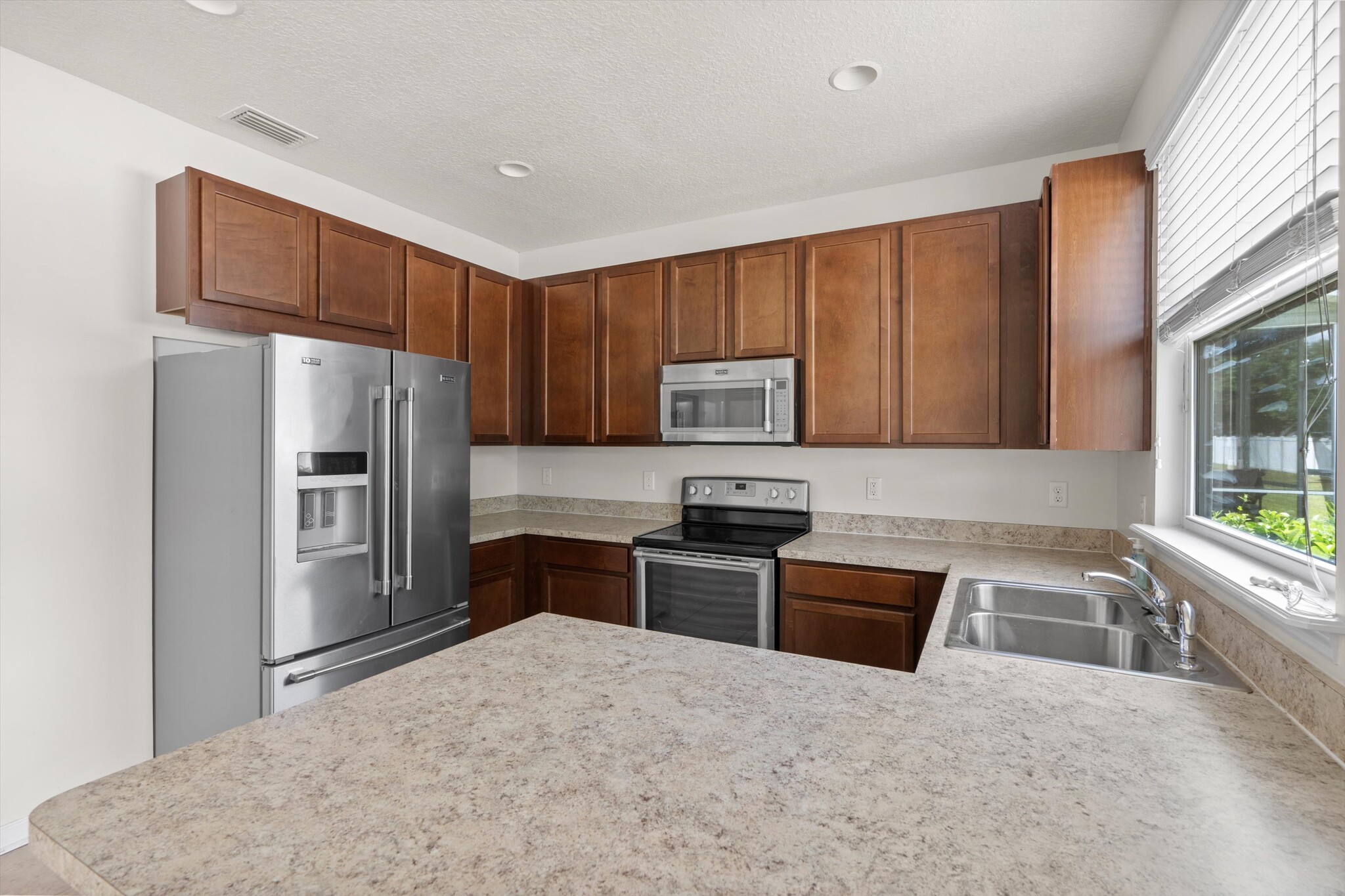 Building Photo - 3851 Aubrey Ln