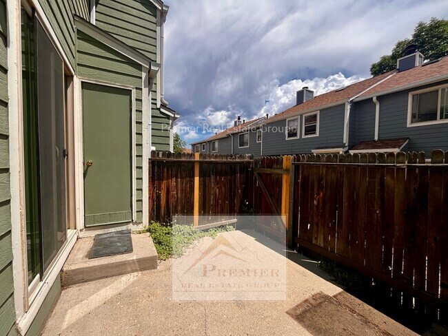 Building Photo - 3921 Donney Brook Ct