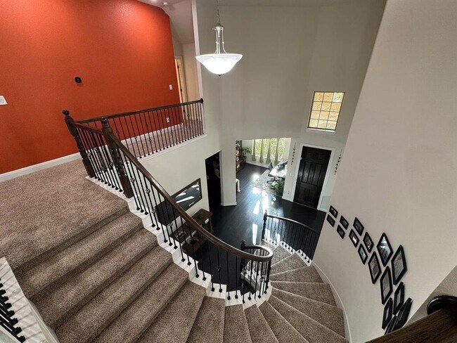 Building Photo - 735 Expedition Way