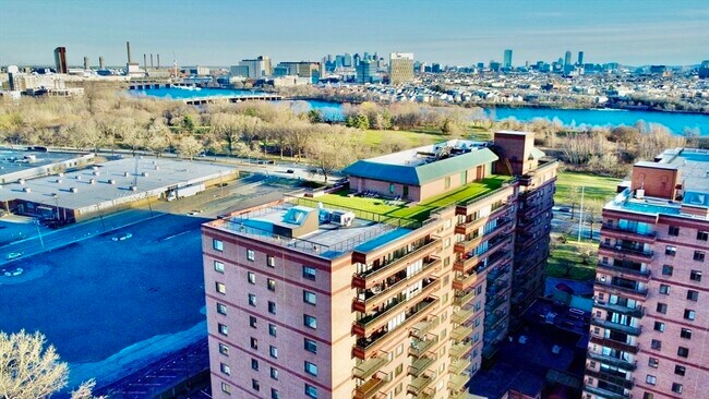 Building Photo - 3920 Mystic Valley Pkwy