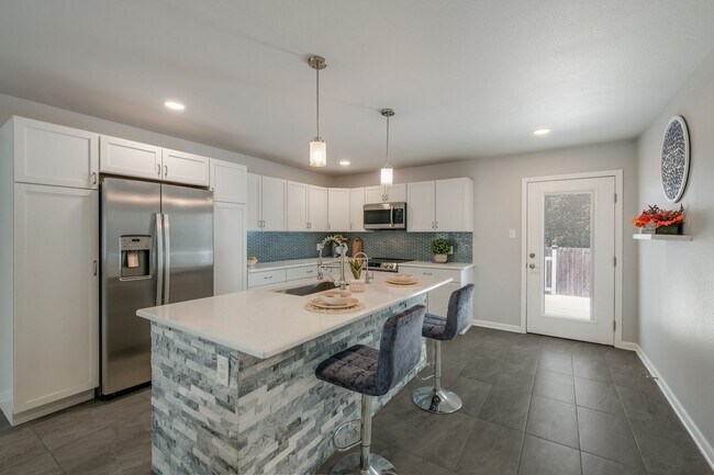 Building Photo - Charming Orchard Acres Home