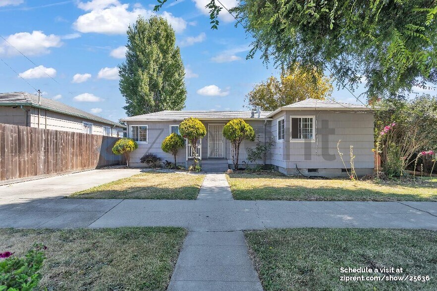 Primary Photo - 2436 Andrade Ave