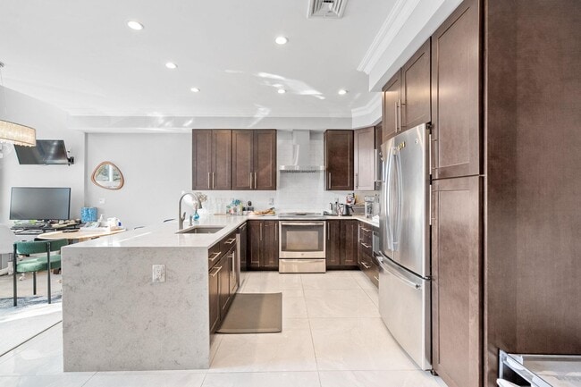 Building Photo - 94 Leonard St