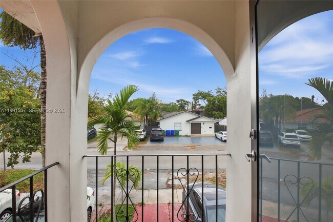 Building Photo - 3210 SW 26th St