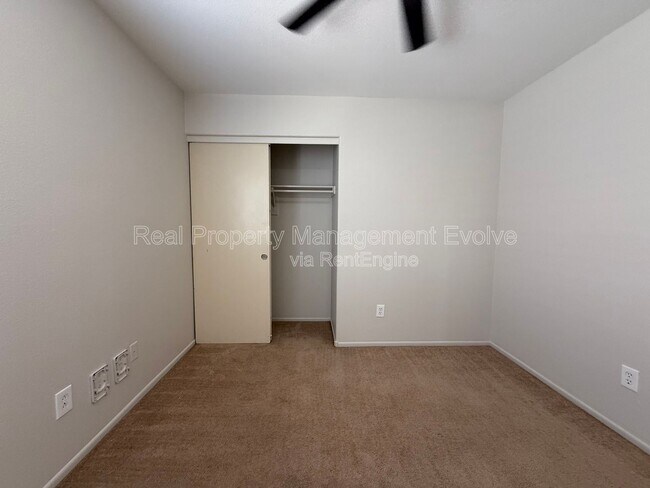 Building Photo - 2340 E Derringer Way