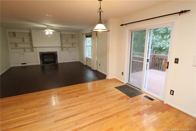 Building Photo - 2114 Frissell Ave