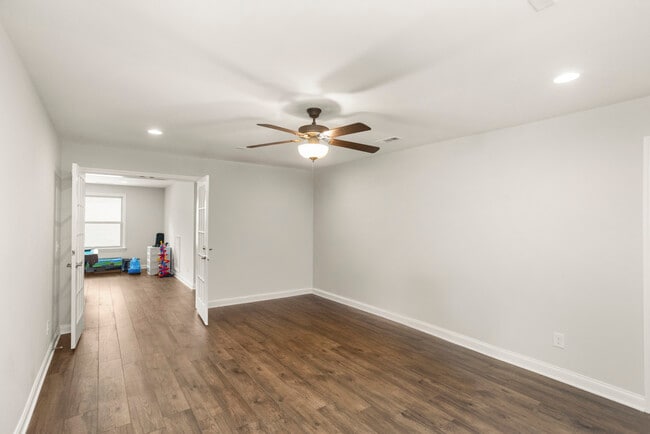 Building Photo - 2024 Albatross Way