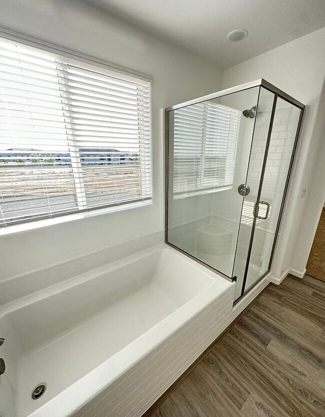 Building Photo - 15835 Santa Clara Ct
