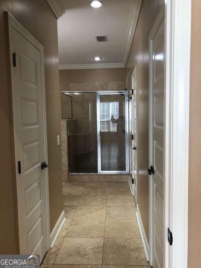 Building Photo - 95 Spyglass