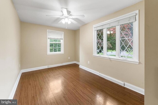 Building Photo - 9201 Rosemont Dr