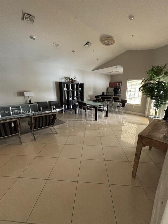 Building Photo - 12620 Vista Isles Dr