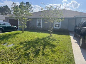 Building Photo - Beautiful 2 Bedroom 2 Bath Duplex Located in Palm Coast