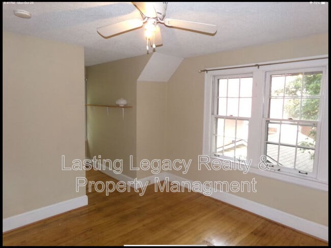 Building Photo - 708 S Broad St