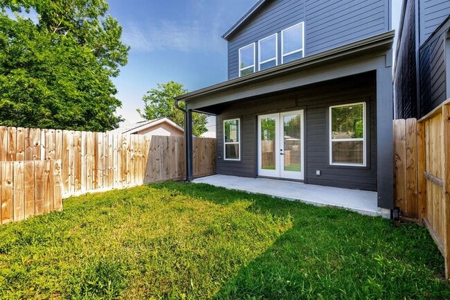 Building Photo - 3546 Seabrook St