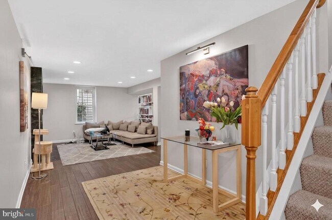 Building Photo - 2208 Halter Ln