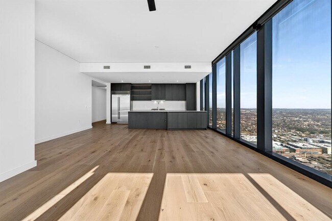 Building Photo - 610 Davis St