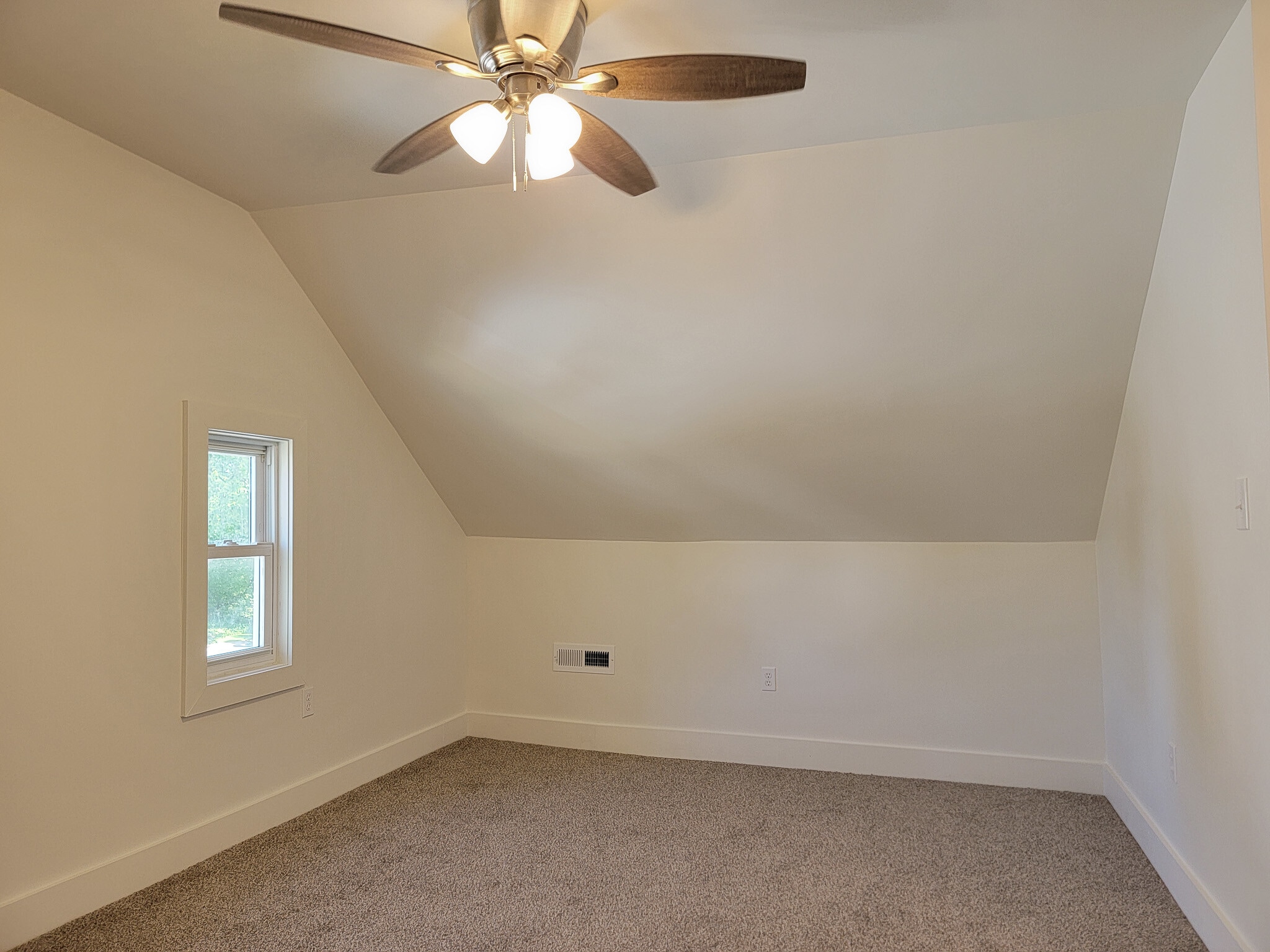 Building Photo - 209 Leaman St