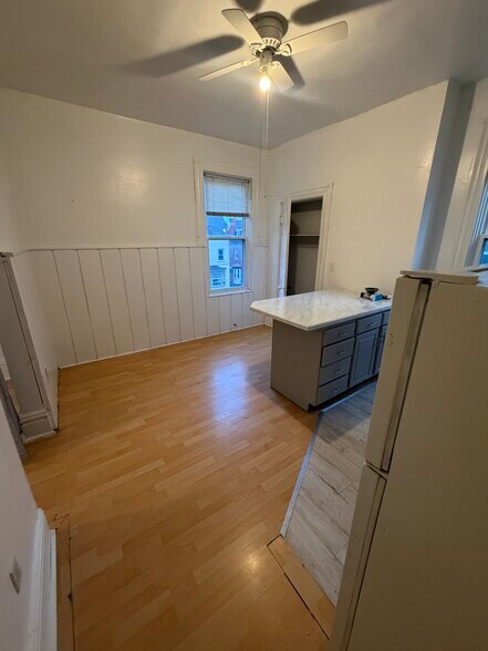 Building Photo - 351 Stratford Ave