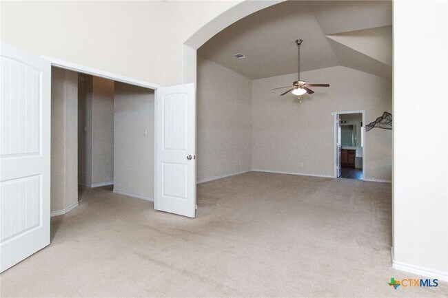 Building Photo - 3302 Vineyard Trail
