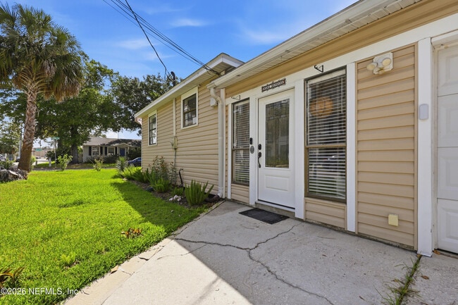 Building Photo - 2304 Bethune Ave