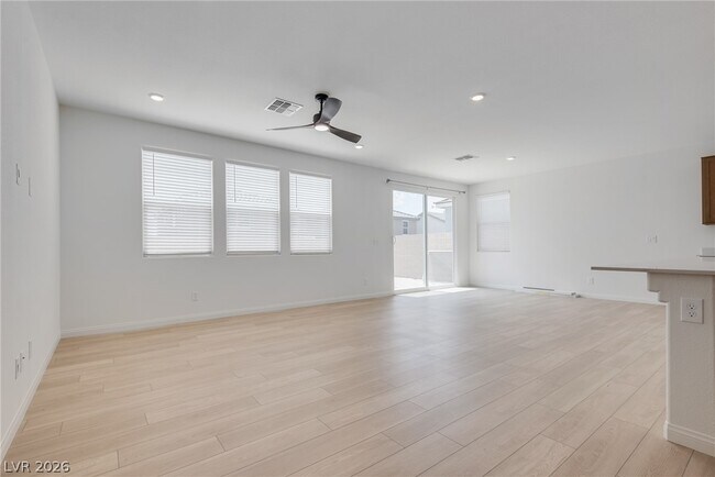 Building Photo - 4225 Zilker Pk Ave