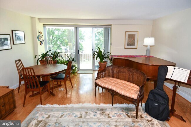 Building Photo - 1435 4th St SW