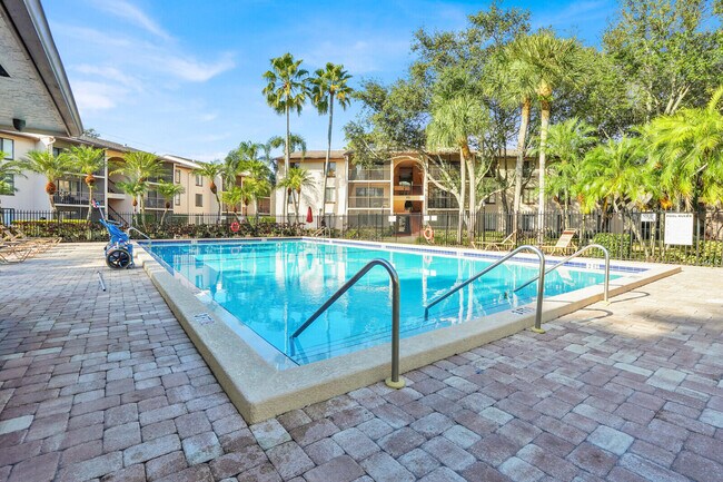 Building Photo - 206 Foxtail Dr