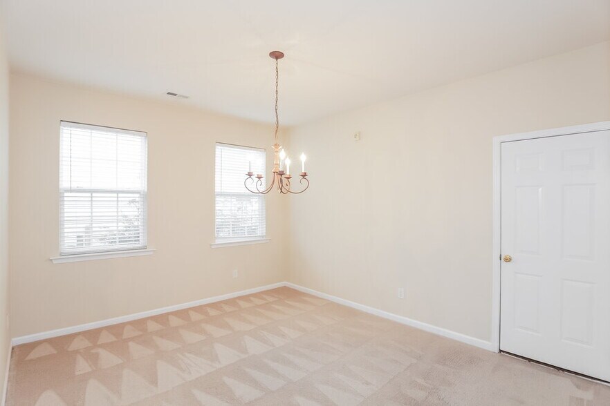 Building Photo - 4720 Abercromby St