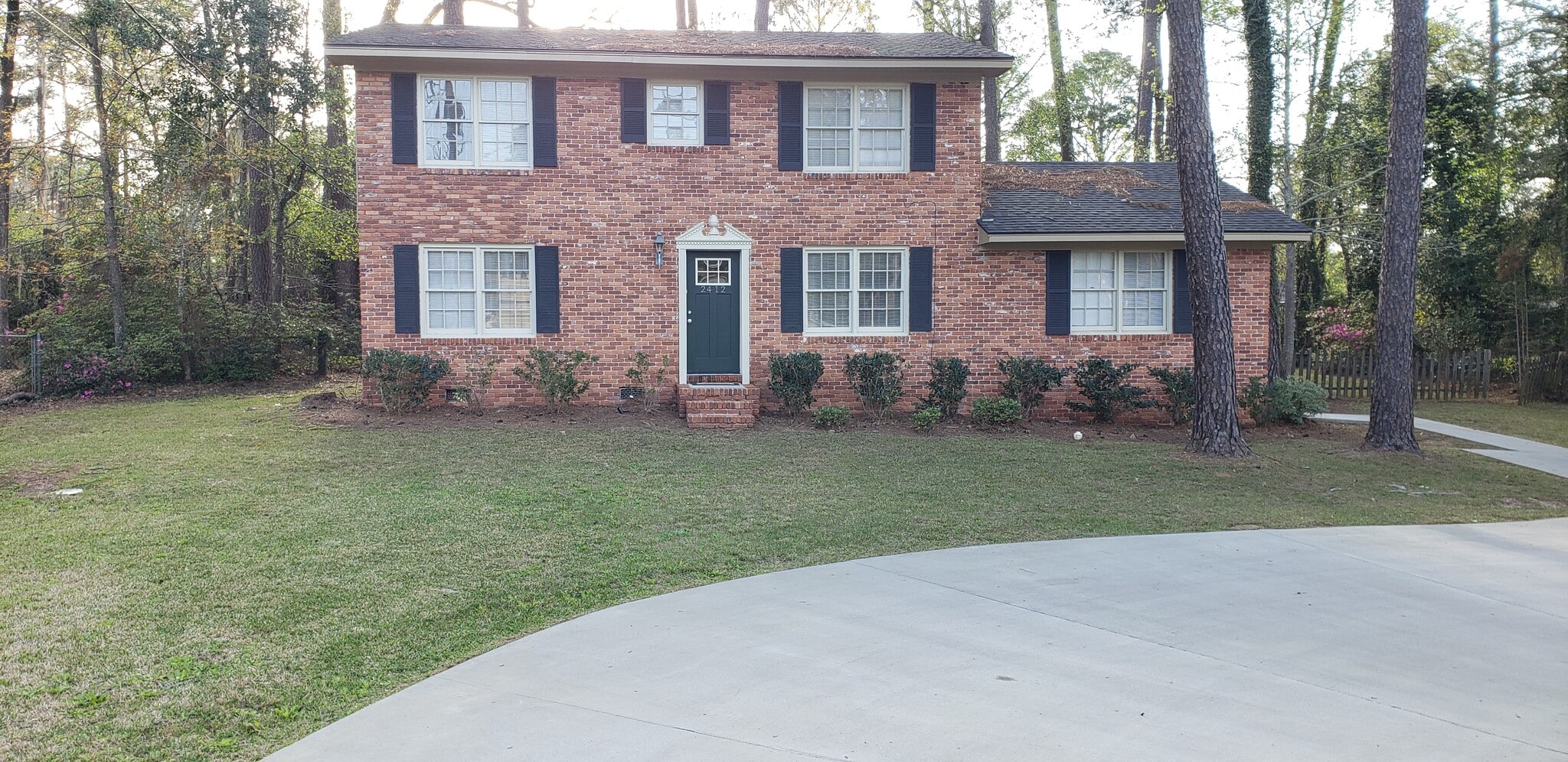 Front Circle Drive - 2412 Jerry Jones Drive