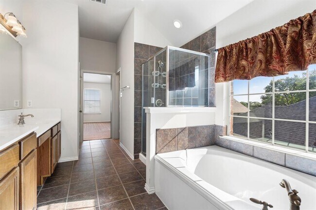 Building Photo - 910 Waterside Dr