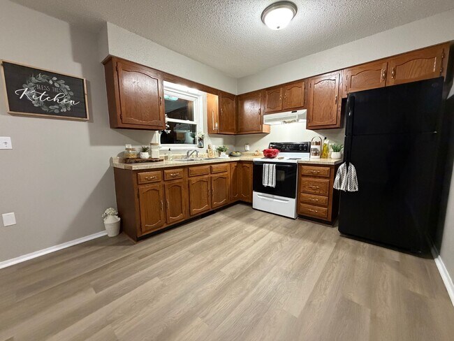 Building Photo - 246-248 Grand Blvd.