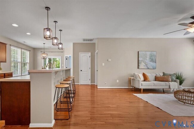 Building Photo - 7319 Vicenzo Dr