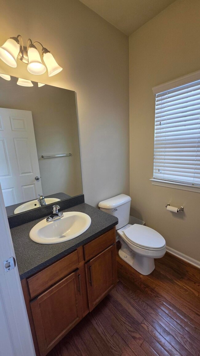 Building Photo - 1580 Kessler Ave