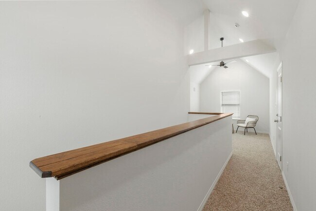 Building Photo - 228 Richards St