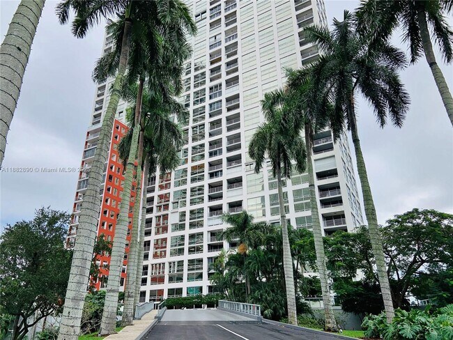 Building Photo - 1541 Brickell Ave