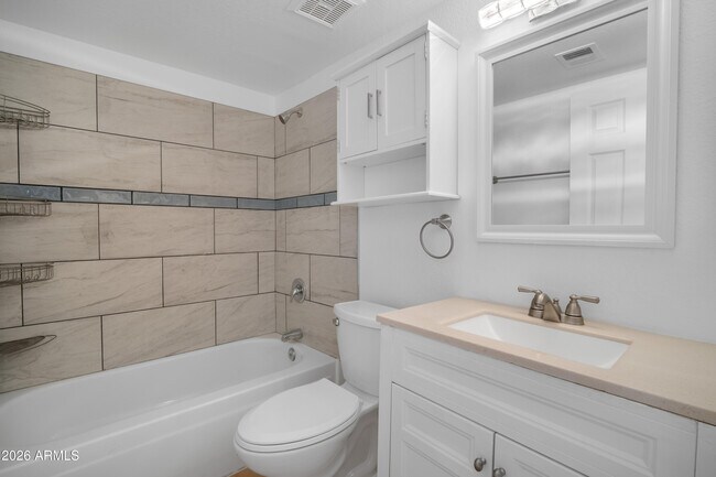 Building Photo - 729 W Coolidge St