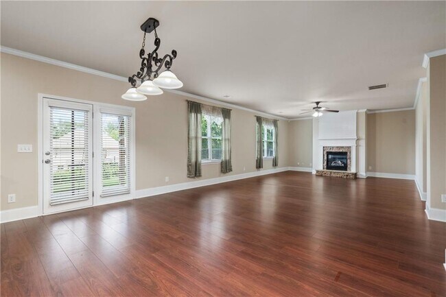 Building Photo - 6639 Trail Side Dr