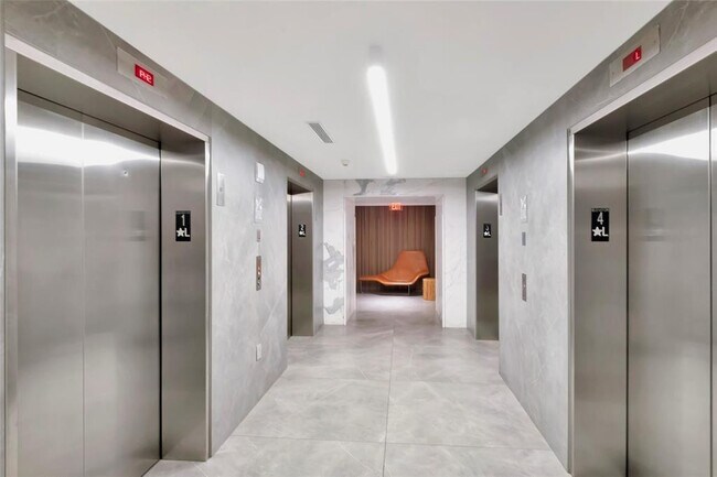 Building Photo - 350 S Miami Ave