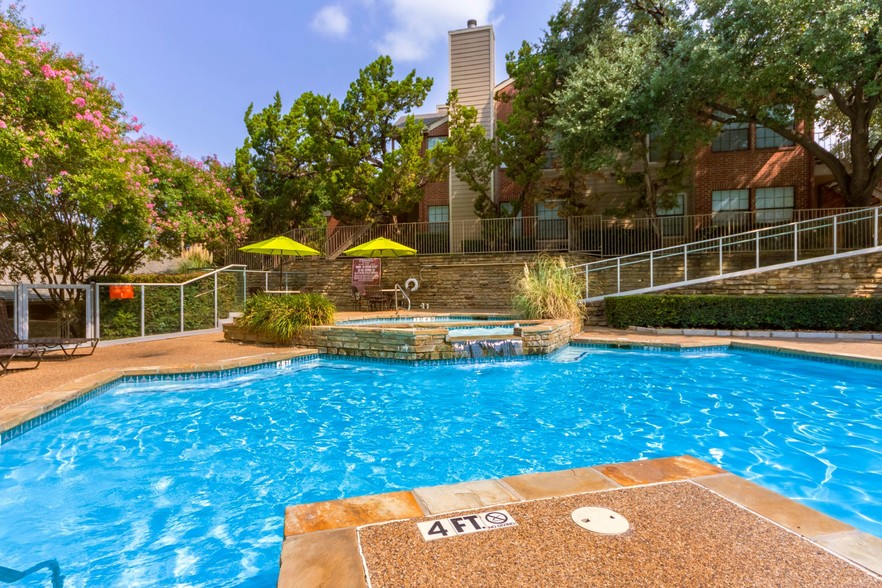 Crossings on Marsh - Dallas, TX | Apartment Finder