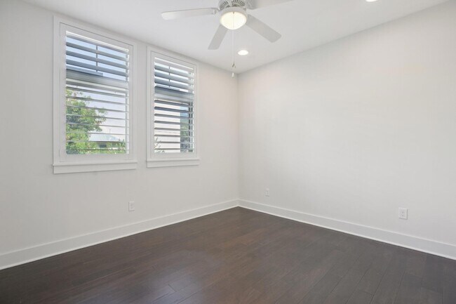 Building Photo - 908 Nueces St