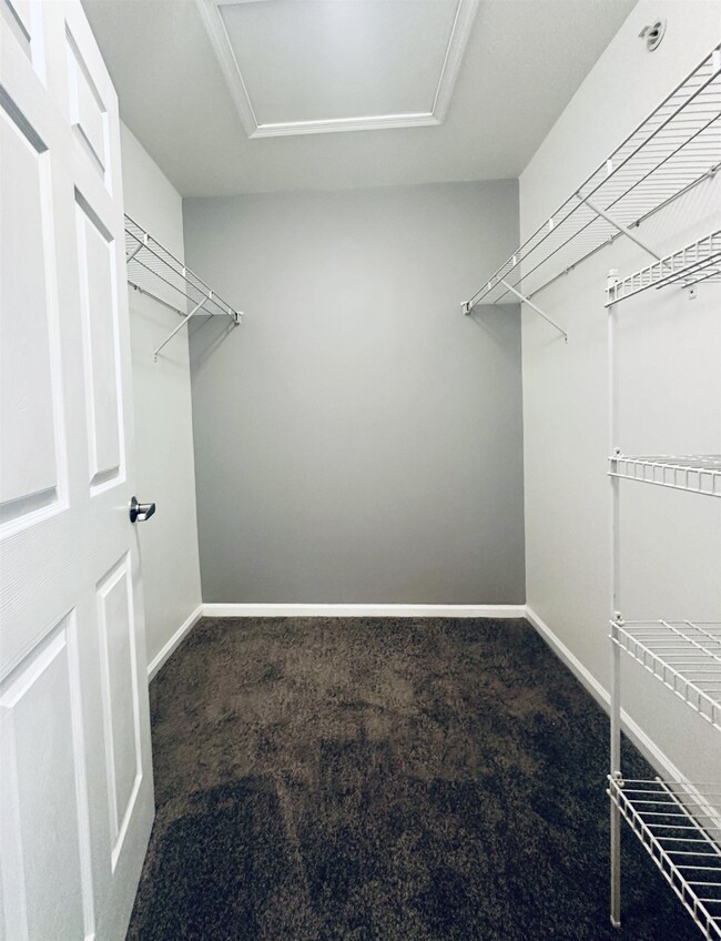 Building Photo - 5 Soho Dr