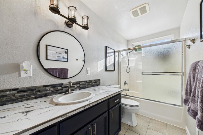 Building Photo - Custom Home on Property just outside of Eureka!