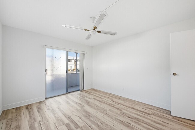 Building Photo - 452 Brittany Dr